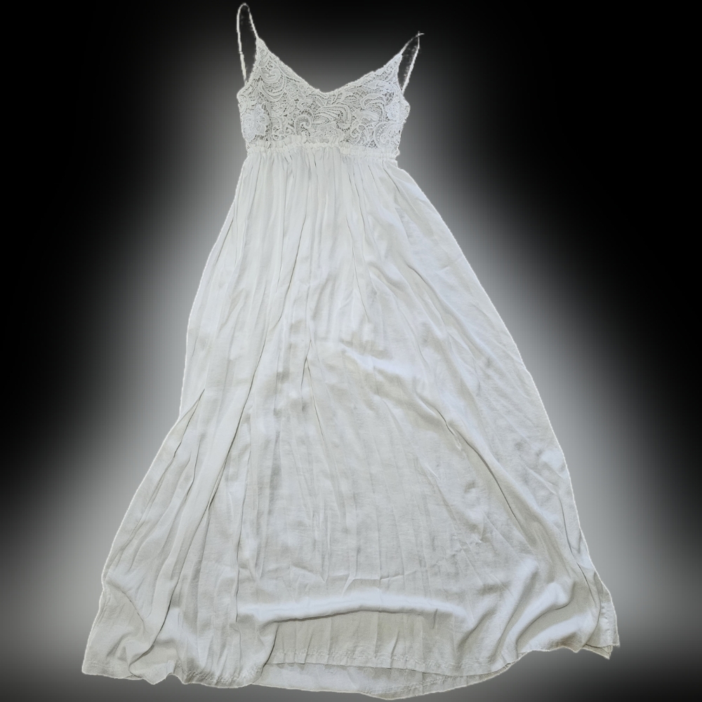 NWT White Open Back Maxi Dress Size Medium